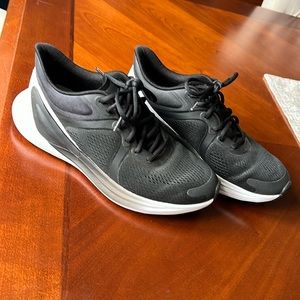 Lululemon Blissfeel running shoes